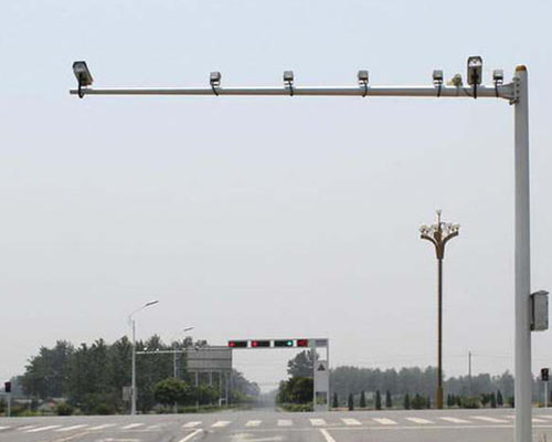 新城镇监控灯