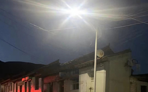 农村院子里最适合的新城镇太阳能路灯亮度与安装要点